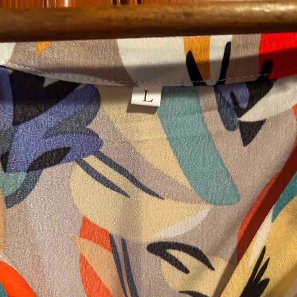 NWOT Graphic colorful blouse - Picture 3 of 4